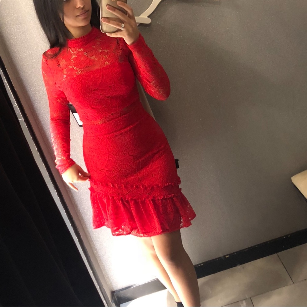 Guess By Marciano Red Sarah Corded
Lace Ruffle Dress Size small